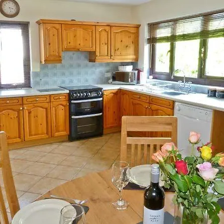 4 Low House Cottages Сasa de vacaciones *